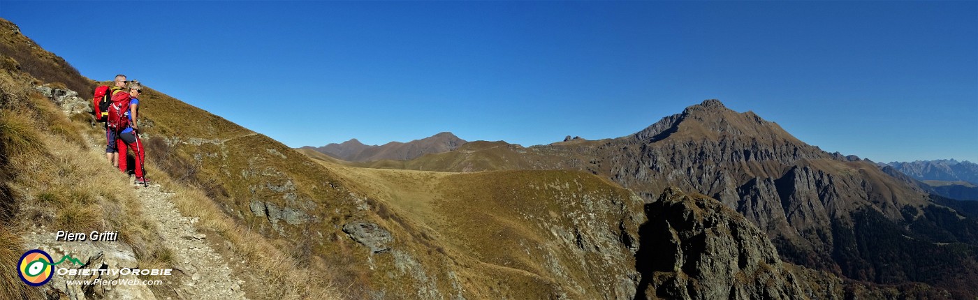 53 Dal Passo del Toro al Rif. Grassi un lungo saliscendi !.jpg